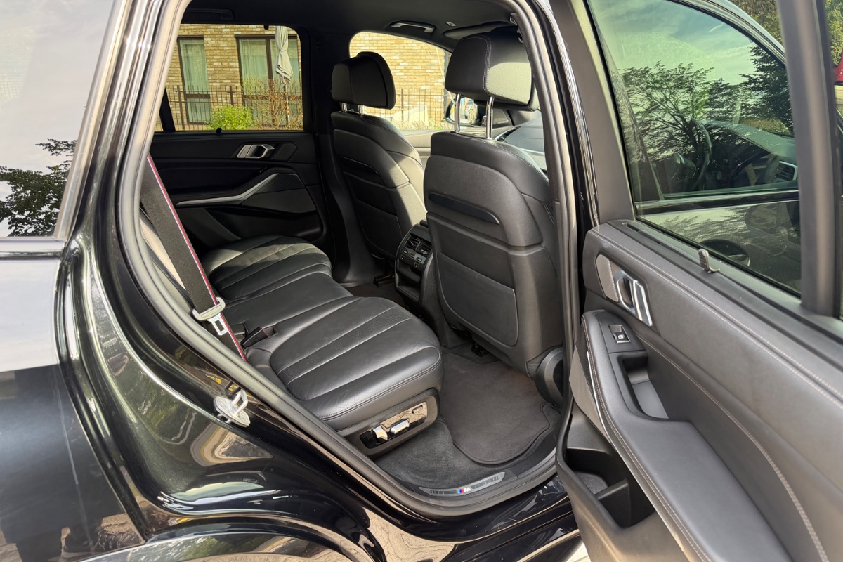 BMW X5 (7S) photo 5