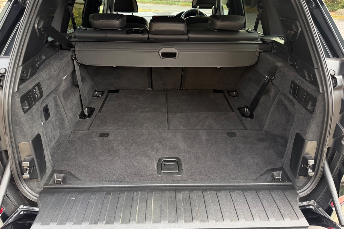 BMW X5 (7S) photo 11