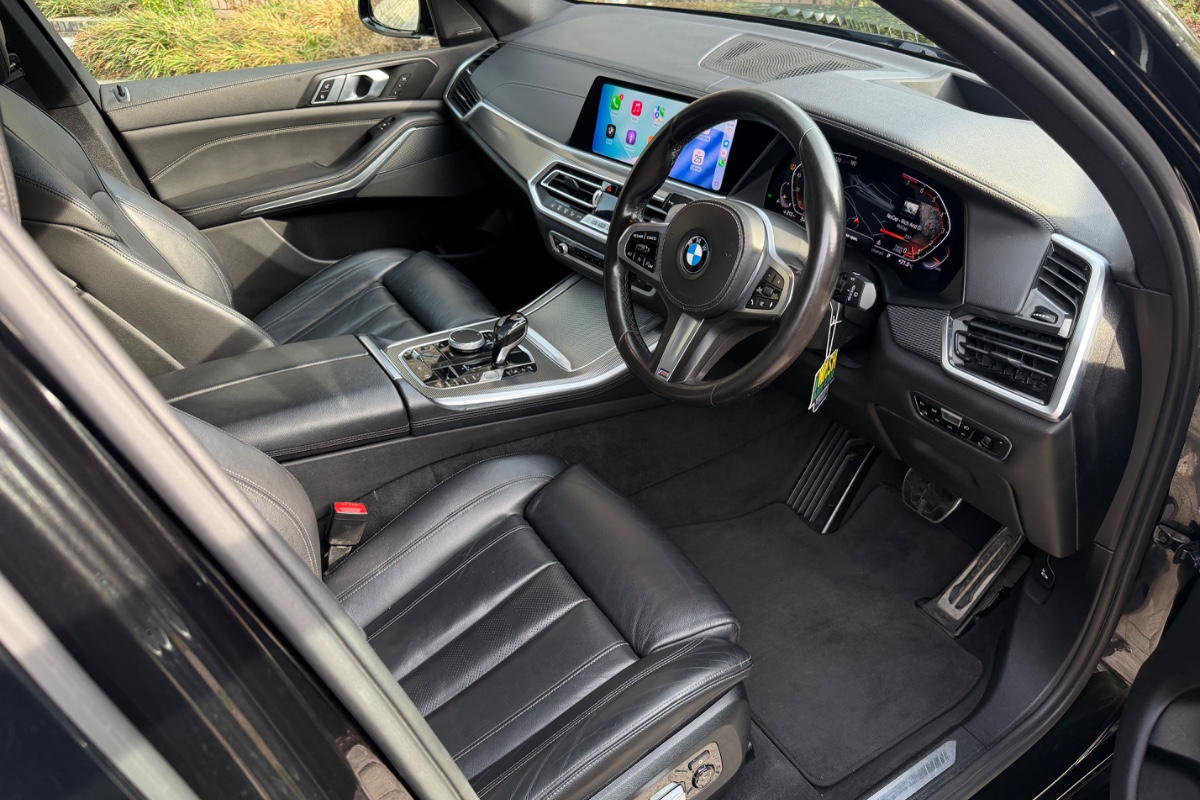 BMW X5 (7S) photo 9