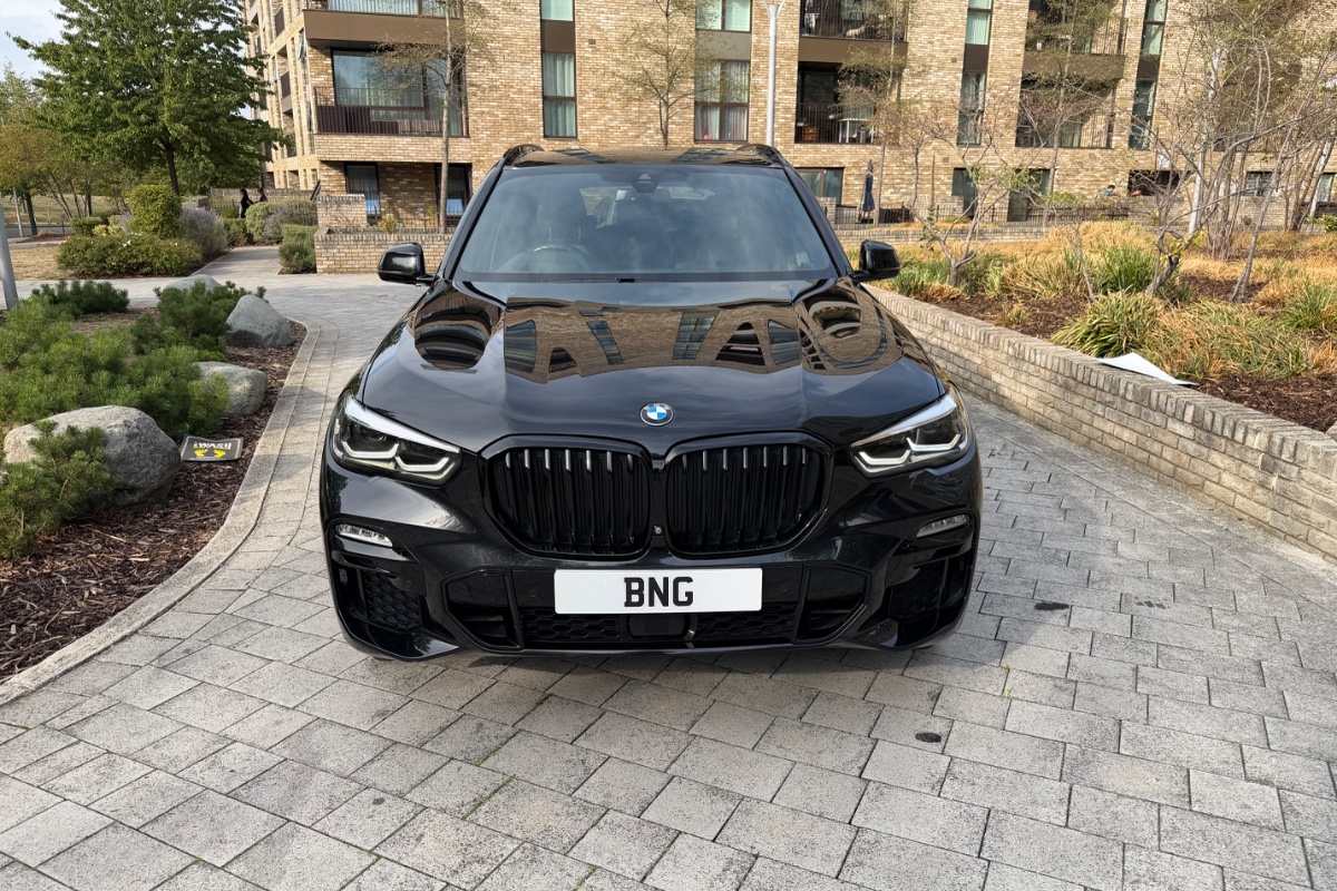 BMW X5 (7S) photo 3